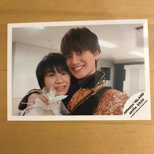 ジャニーズJr.(ジャニーズジュニア)の嶋﨑斗亜/小島健 公式写真 ISLAND STORE エンタメ/ホビーのタレントグッズ(アイドルグッズ)の商品写真