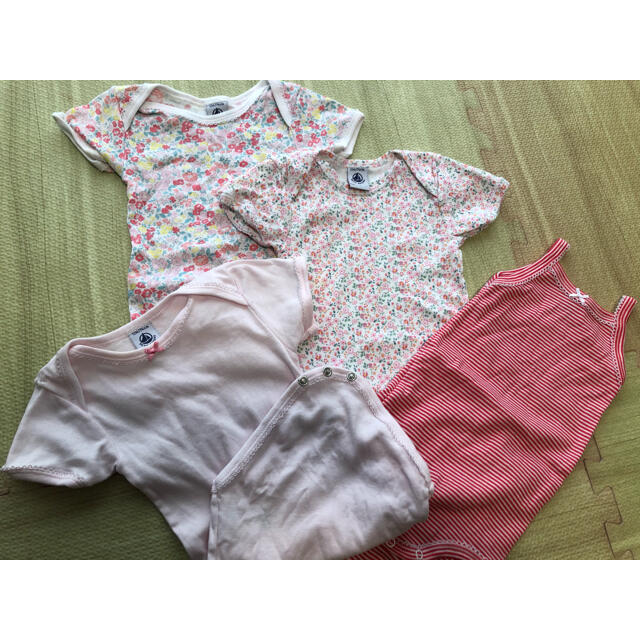 PETIT BATEAU(プチバトー)のプチバトー　ロンパース 肌着　4枚セット キッズ/ベビー/マタニティのベビー服(~85cm)(肌着/下着)の商品写真