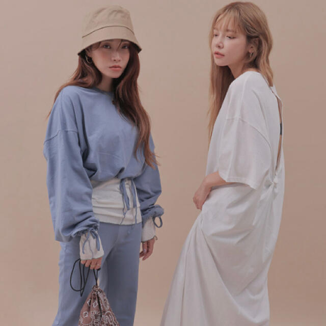 STYLENANDA(スタイルナンダ)のstylenanda  ドロスト　クロップド スウェット レディースのトップス(トレーナー/スウェット)の商品写真