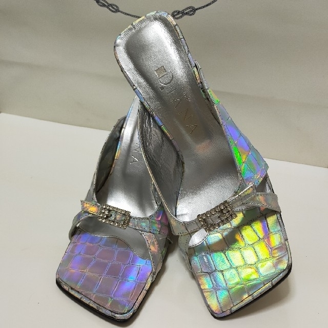 DIANA(ダイアナ)の新品 ♡DIANA♡  オーロラ加工  クロコ型押し  ミュール レディースの靴/シューズ(ミュール)の商品写真
