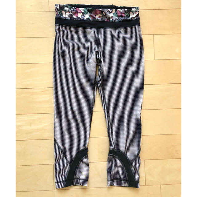 lululemon(ルルレモン)のlululemon ヨガレギンス6 (M)バタフライ　美品送料込 スポーツ/アウトドアのトレーニング/エクササイズ(ヨガ)の商品写真