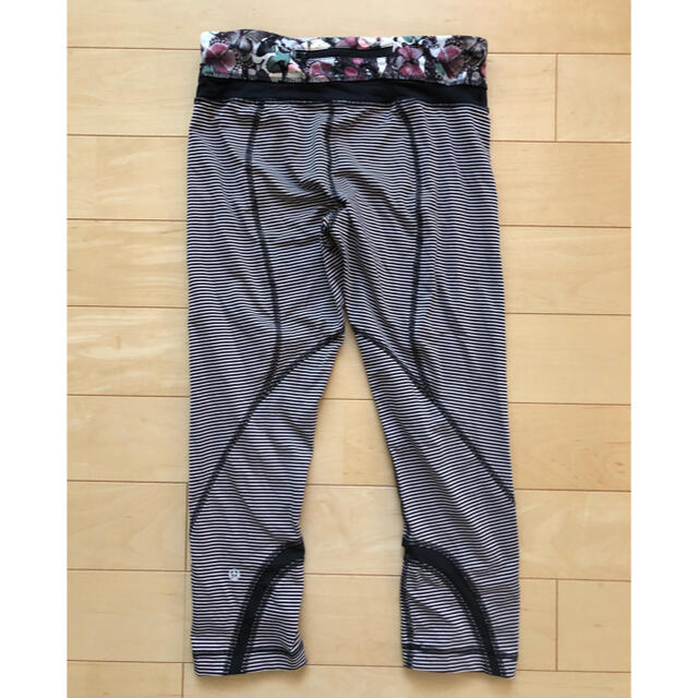 lululemon(ルルレモン)のlululemon ヨガレギンス6 (M)バタフライ　美品送料込 スポーツ/アウトドアのトレーニング/エクササイズ(ヨガ)の商品写真