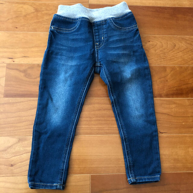 デニム　ジーパン　100 キッズ/ベビー/マタニティのキッズ服男の子用(90cm~)(パンツ/スパッツ)の商品写真