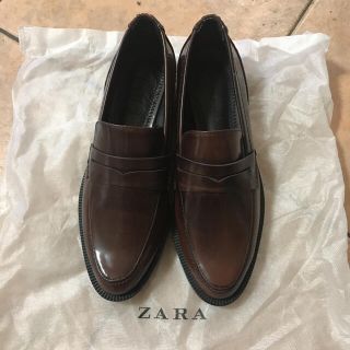 ザラ(ZARA)のりん様専用ZARA スタッズ付ローファー　新品(ローファー/革靴)