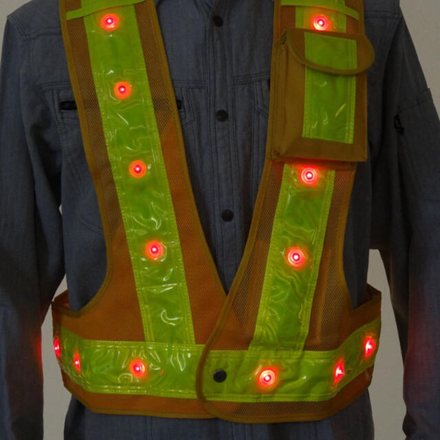 ミズケイ  LED安全ベスト「光るんです！」フリーサイズ メンズのジャケット/アウター(その他)の商品写真