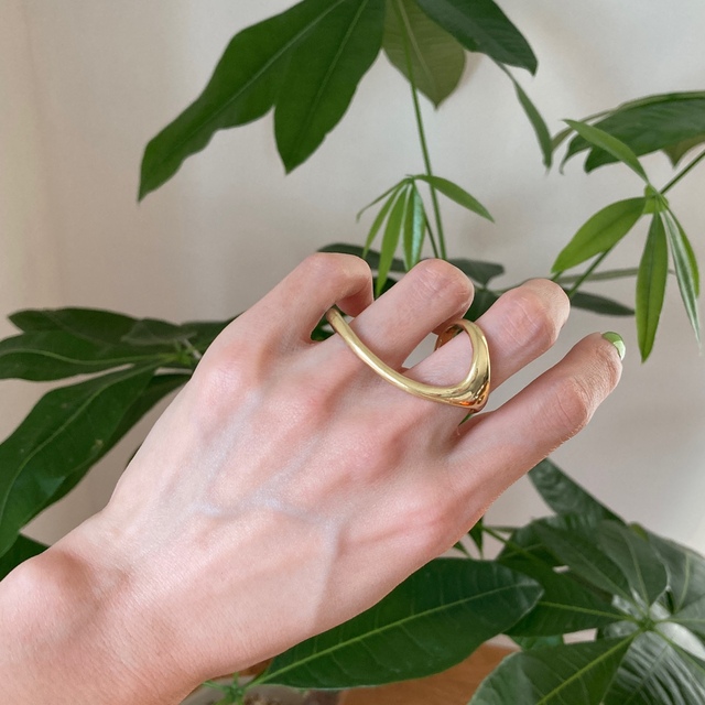 JOHN LAWRENCE SULLIVAN(ジョンローレンスサリバン)のDouble Finger Ring / gold / #101 レディースのアクセサリー(リング(指輪))の商品写真