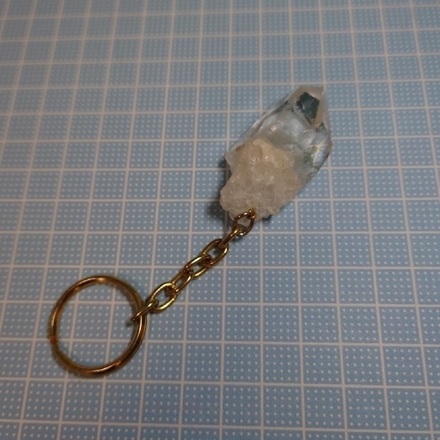 水晶原石キーホルダー(未使用品) メンズのファッション小物(キーホルダー)の商品写真
