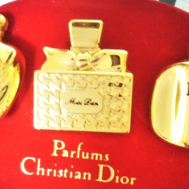 【Christian Dior】未使用ディオール香水  ピンバッチ    ノベル