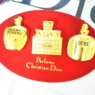 【Christian Dior】未使用ディオール香水  ピンバッチ    ノベル