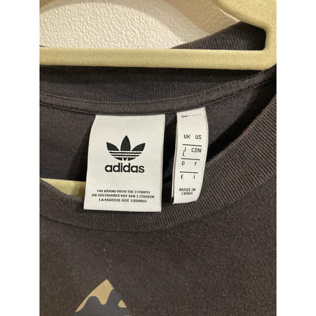 adidas(アディダス)のadidas アディダス　迷彩ビッグロゴ　オーバーサイズ　ビッグTシャツ メンズのトップス(Tシャツ/カットソー(半袖/袖なし))の商品写真