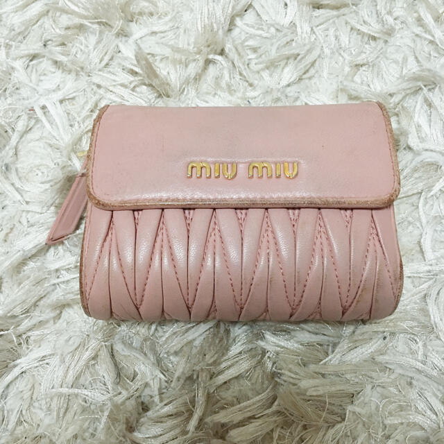 miumiu(ミュウミュウ)のMiumiu 二つ折り財布　マテラッセ レディースのファッション小物(財布)の商品写真