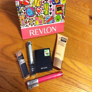 レブロン(REVLON)のREVLONコスメ *未使用*8千円相当(その他)