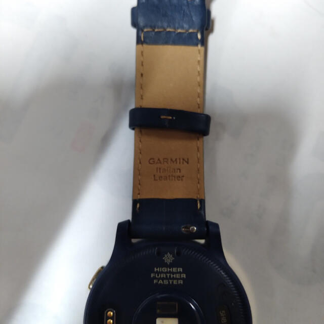 GARMIN(ガーミン)のガーミン　marvel captain america vivoactive4s メンズの時計(腕時計(デジタル))の商品写真