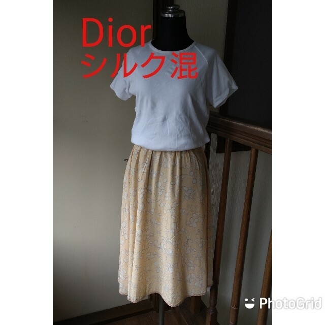 Christian Dior(クリスチャンディオール)のChristian Dior　ライトベージュ地に花柄ギャザースカート　シルク混 レディースのスカート(ロングスカート)の商品写真