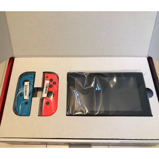 Nintendo Switch(ニンテンドースイッチ)の★超美品★ 新型Nintendo Switchスウィッチスイッチゲーム付属品完備 エンタメ/ホビーのゲームソフト/ゲーム機本体(家庭用ゲーム機本体)の商品写真