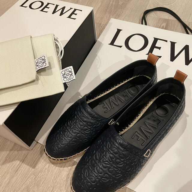 LOEWE(ロエベ)の最終値下げ　新品未使用　LOEWE エスパドリーユ　26.5cm アナグラム メンズの靴/シューズ(スリッポン/モカシン)の商品写真