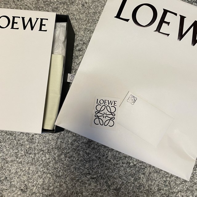 LOEWE(ロエベ)の最終値下げ　新品未使用　LOEWE エスパドリーユ　26.5cm アナグラム メンズの靴/シューズ(スリッポン/モカシン)の商品写真