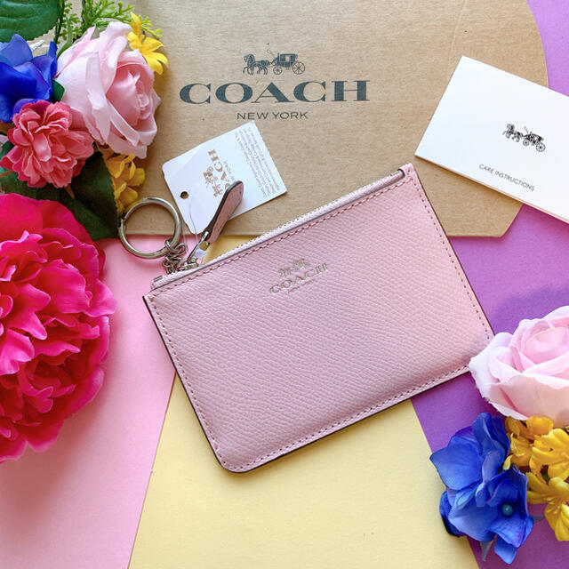 新品♡coach コーチ　ピンク　桜色　小銭入れ　春　キーリング　キーチェーン