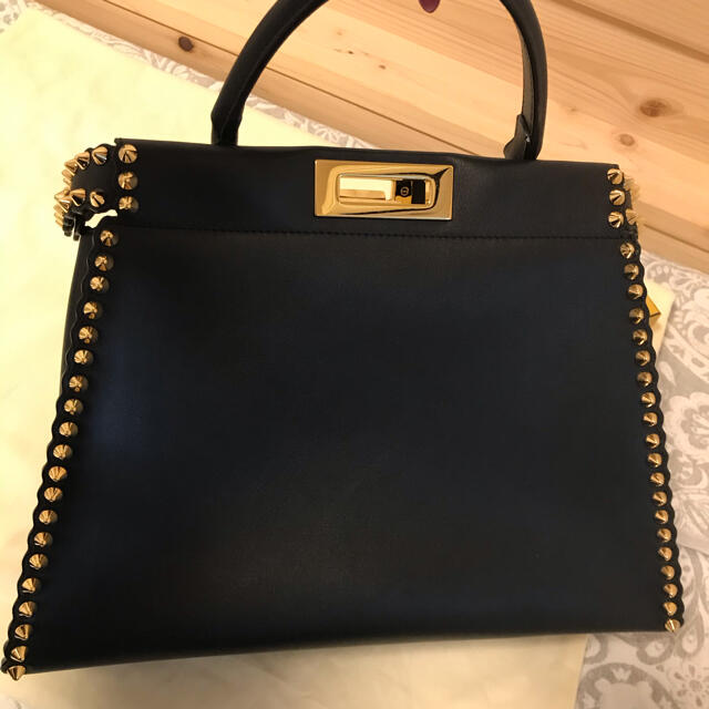 FENDI - 最終❣️美品❣️ラッピー付♡ピーカブーブラック ゴールド