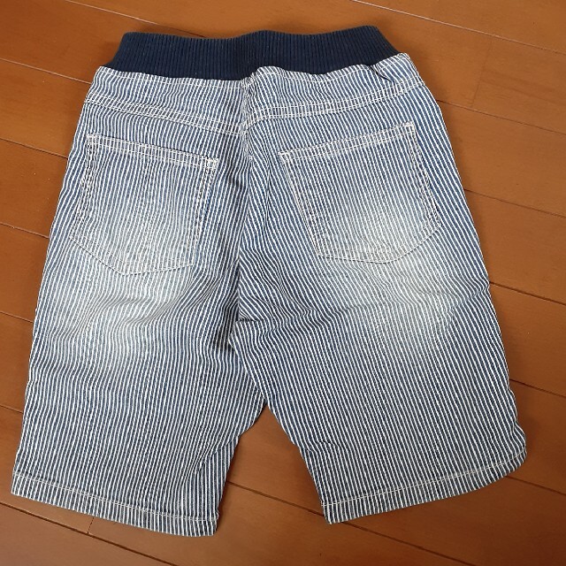 GU(ジーユー)のキッズデニム半ズボン キッズ/ベビー/マタニティのキッズ服男の子用(90cm~)(パンツ/スパッツ)の商品写真