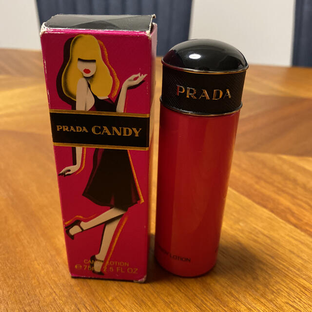 PRADA(プラダ)のプラダ　キャンディ　ボディローション コスメ/美容のボディケア(ボディローション/ミルク)の商品写真