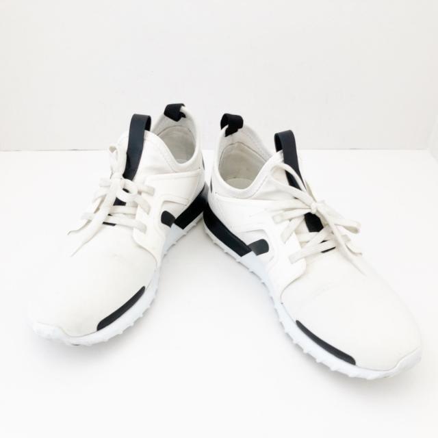 MONCLER(モンクレール)のMONCLER(モンクレール) メンズ 白×黒 メンズの靴/シューズ(スニーカー)の商品写真