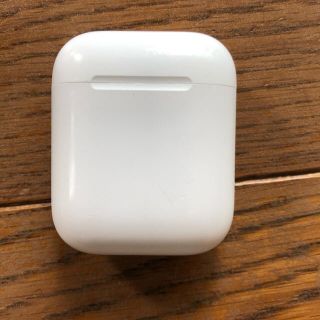 アップル(Apple)のAirPods 第一世代(ヘッドフォン/イヤフォン)