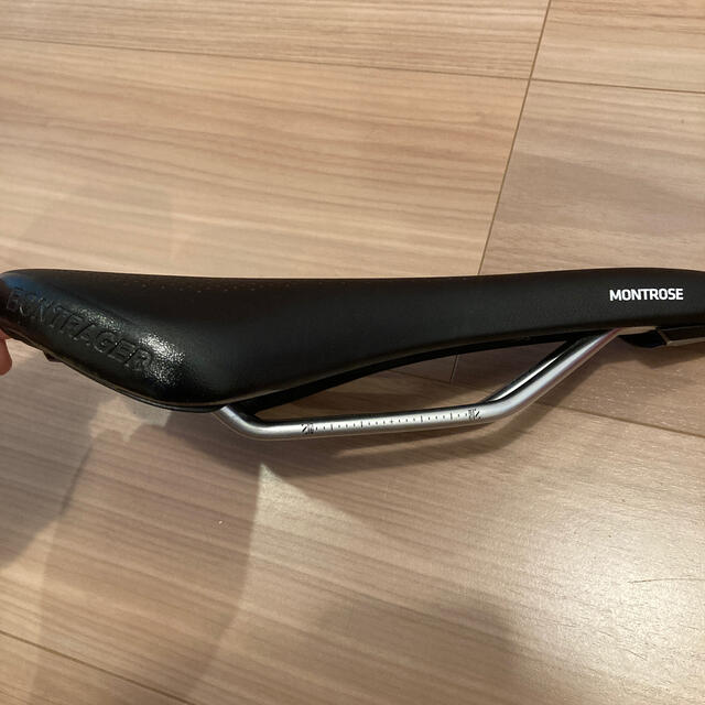 Bontrager Montrose Comp Bike Saddle スポーツ/アウトドアの自転車(パーツ)の商品写真