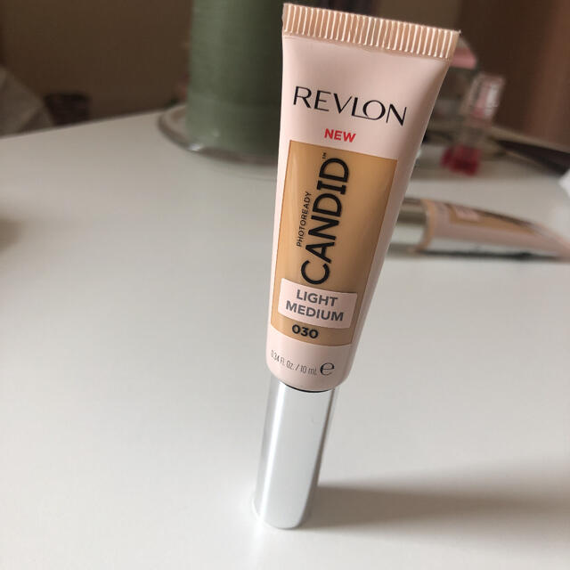 REVLON(レブロン)のレブロン フォトレディ キャンディッド コンシーラー　030 コスメ/美容のベースメイク/化粧品(コンシーラー)の商品写真