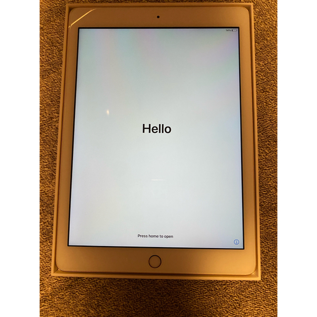 iPad (6th Generation) Wi-Fi 32GB 値下げ❗️ タブレット iPad (6th Generation) Wi-Fi 32GB 値下げ❗️ タブレット