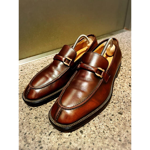 Salvatore Ferragamo(サルヴァトーレフェラガモ)のサルヴァトーレフェラガモ ビットローファー ダークブラウン 25.5㎝ 美品 メンズの靴/シューズ(ドレス/ビジネス)の商品写真