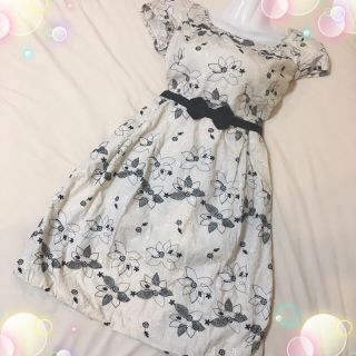 トッカ(TOCCA)の美品♡TOCCA リボン付き花柄総刺繍ワンピース♡ チェスティ エムズグレイシー(ミニワンピース)