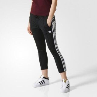 アディダス(adidas)の【新品未使用】 adicolor オリジナルス シガレット パンツ  M(カジュアルパンツ)