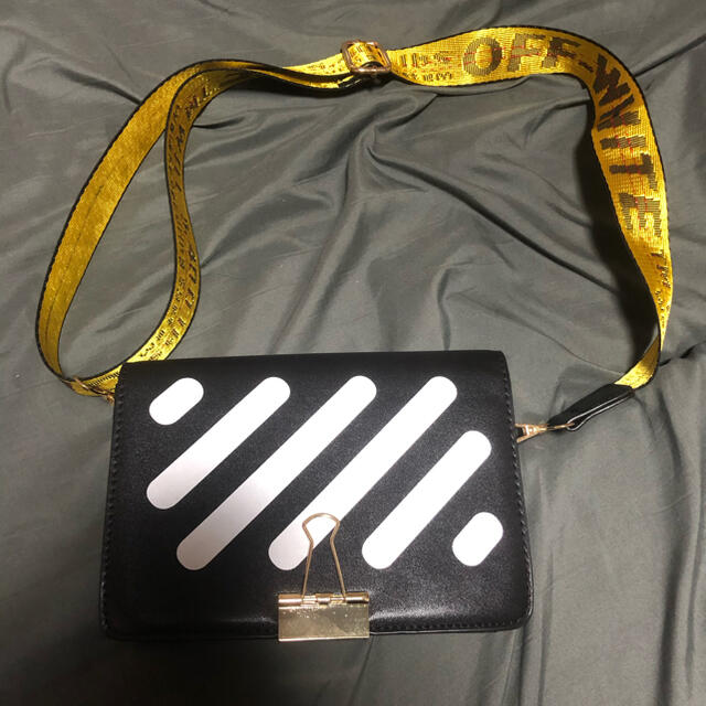 OFF-WHITE(オフホワイト)のオフホワイト　バッグ　肩掛けバッグ レディースのバッグ(ショルダーバッグ)の商品写真