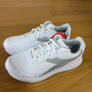 ディアドラ(DIADORA)の新品　ジュニア　ディアドラスニーカー24.5cm(スニーカー)