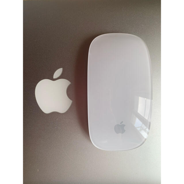 Apple(アップル)の美品[APPLE]MAGICMOUSE MB829J/A スマホ/家電/カメラのPC/タブレット(PC周辺機器)の商品写真