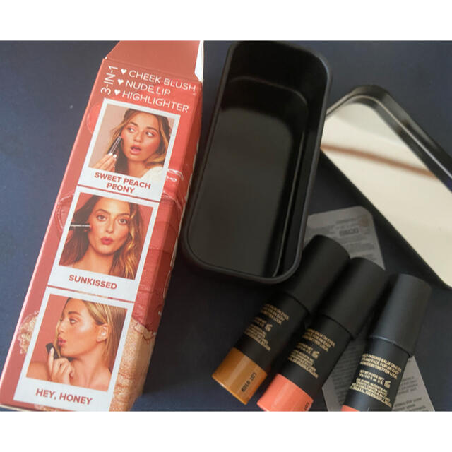 Sephora(セフォラ)のNUDESTIX   コスメ/美容のベースメイク/化粧品(口紅)の商品写真