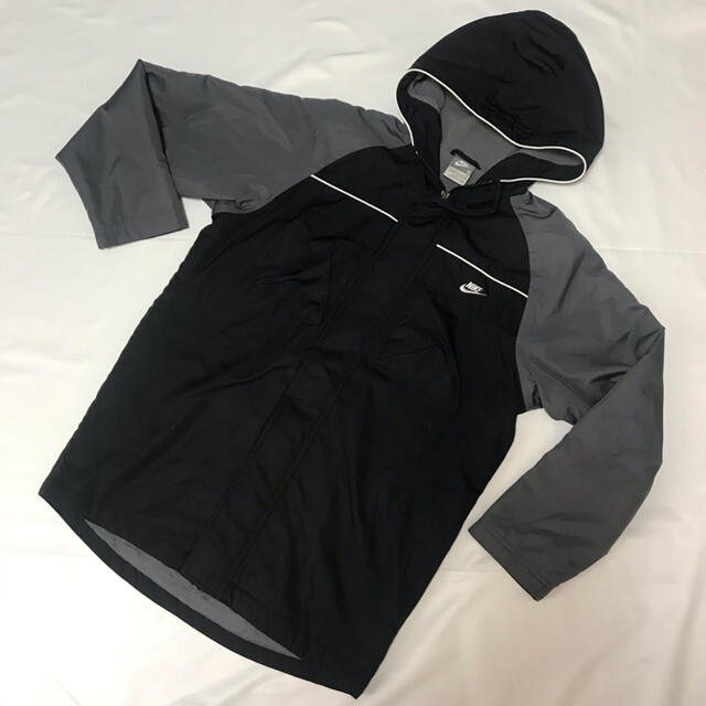 NIKE(ナイキ)の★ナイキ　フード付ジャンパー　★最終値下げ！ キッズ/ベビー/マタニティのキッズ服男の子用(90cm~)(ジャケット/上着)の商品写真