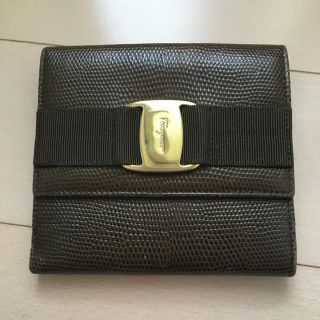 サルヴァトーレフェラガモ(Salvatore Ferragamo)の♪最終値下げ♪【ブラウン】Ferragamo＊二つ折り財布(財布)