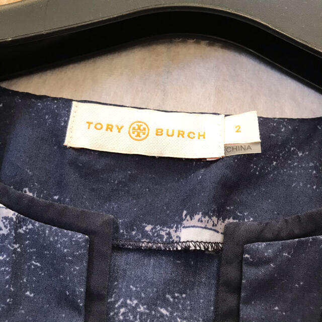 Tory Burch(トリーバーチ)のトリーバーチ　紺×白の格子柄トップス レディースのトップス(シャツ/ブラウス(半袖/袖なし))の商品写真