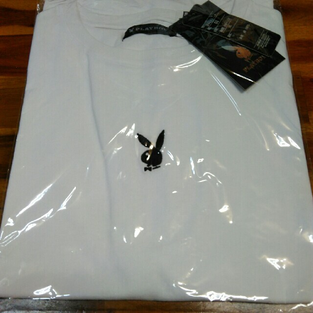 PLAYBOY(プレイボーイ)のPLAYBOY Ｔシャツ ユニセックス ホワイト Ｍサイズ レディースのトップス(Tシャツ(半袖/袖なし))の商品写真