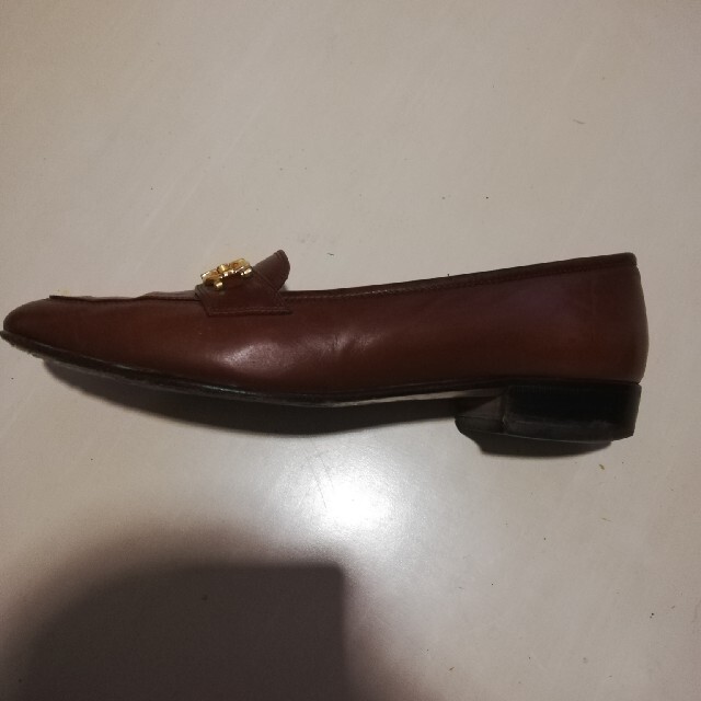 Salvatore Ferragamo(サルヴァトーレフェラガモ)のferragamo　革靴　茶色 レディースの靴/シューズ(ローファー/革靴)の商品写真