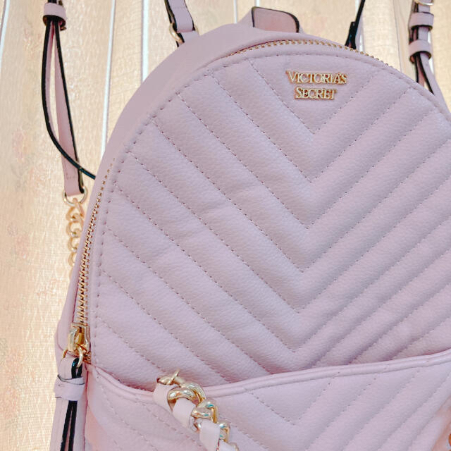 Victoria's Secret(ヴィクトリアズシークレット)の𓐍 Victoria's Secret small backpack Pink レディースのバッグ(リュック/バックパック)の商品写真