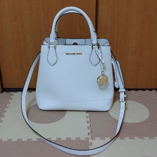 マイケルコース(Michael Kors)のゆき様専用⭐25日までお取り置き⭐マイケル・コース⭐2WAYバック・ホワイト(ハンドバッグ)