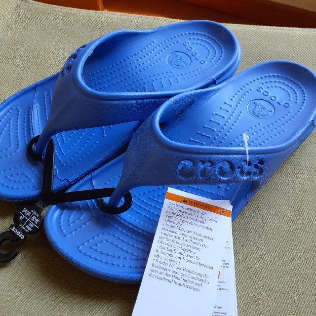 crocs(クロックス)の【新品】クロックスサンダルＷ８ メンズの靴/シューズ(サンダル)の商品写真