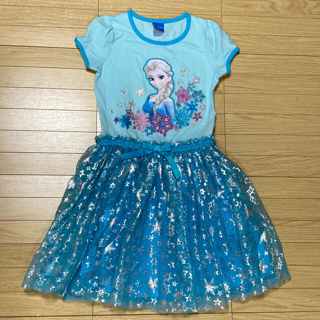 コストコ(コストコ)のCostco   アナ雪　エルサ　ワンピース　130 キッズ/ベビー/マタニティのキッズ服女の子用(90cm~)(ワンピース)の商品写真