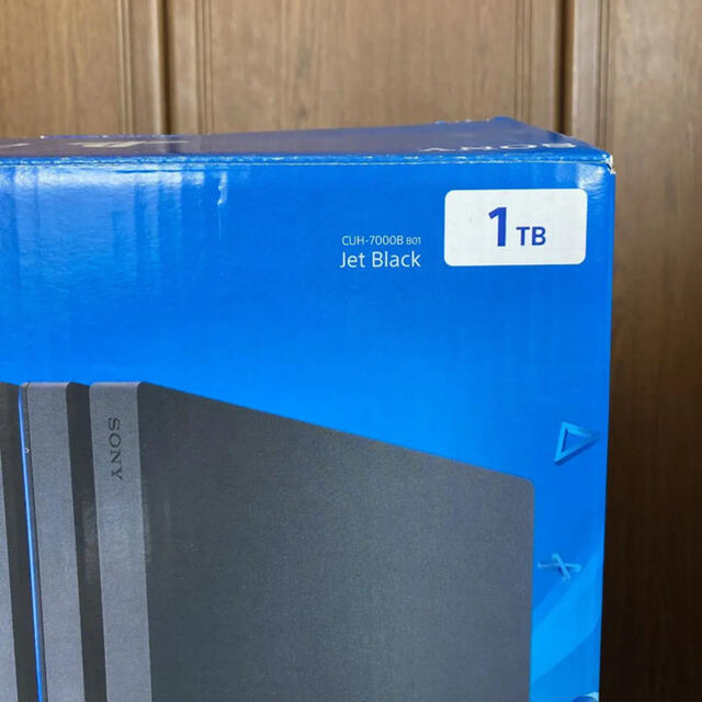 PlayStation4(プレイステーション4)のPS4 PRO 1TB  PlayStation4 PRO 本体 エンタメ/ホビーのゲームソフト/ゲーム機本体(家庭用ゲーム機本体)の商品写真