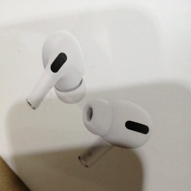 airpods pro 32台！新品、保証未開始です。全て日本版です。 スマホ/家電/カメラのオーディオ機器(ヘッドフォン/イヤフォン)の商品写真