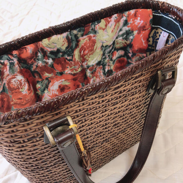 籐　かごバック　ハンドメイド レディースのバッグ(かごバッグ/ストローバッグ)の商品写真