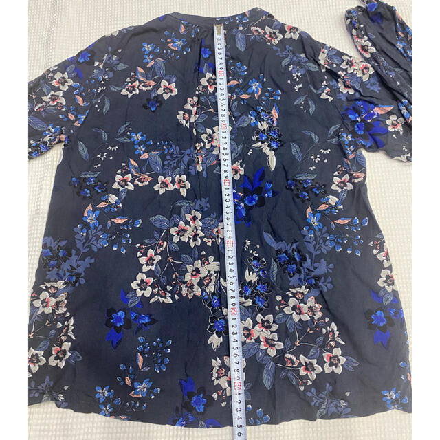 H&M(エイチアンドエム)の可愛い♡H&M 花柄トップス　サイズEUR40 レディースのトップス(カットソー(長袖/七分))の商品写真